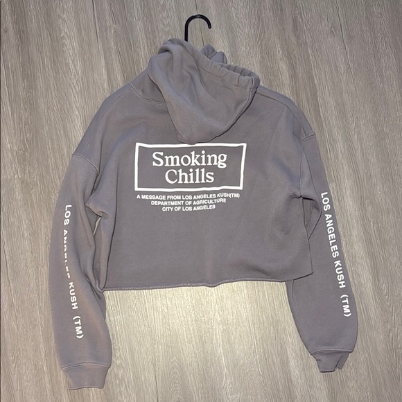 Los Angeles Kush Tops - “Smoking Chills” Cropped Hoodie (Gray)